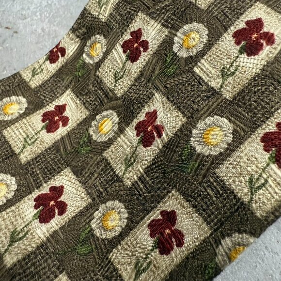 Avanlata Harry Rosen Tie Flower Pattern Made in Italy 100% Silk 3.75" - Picture 2 of 5